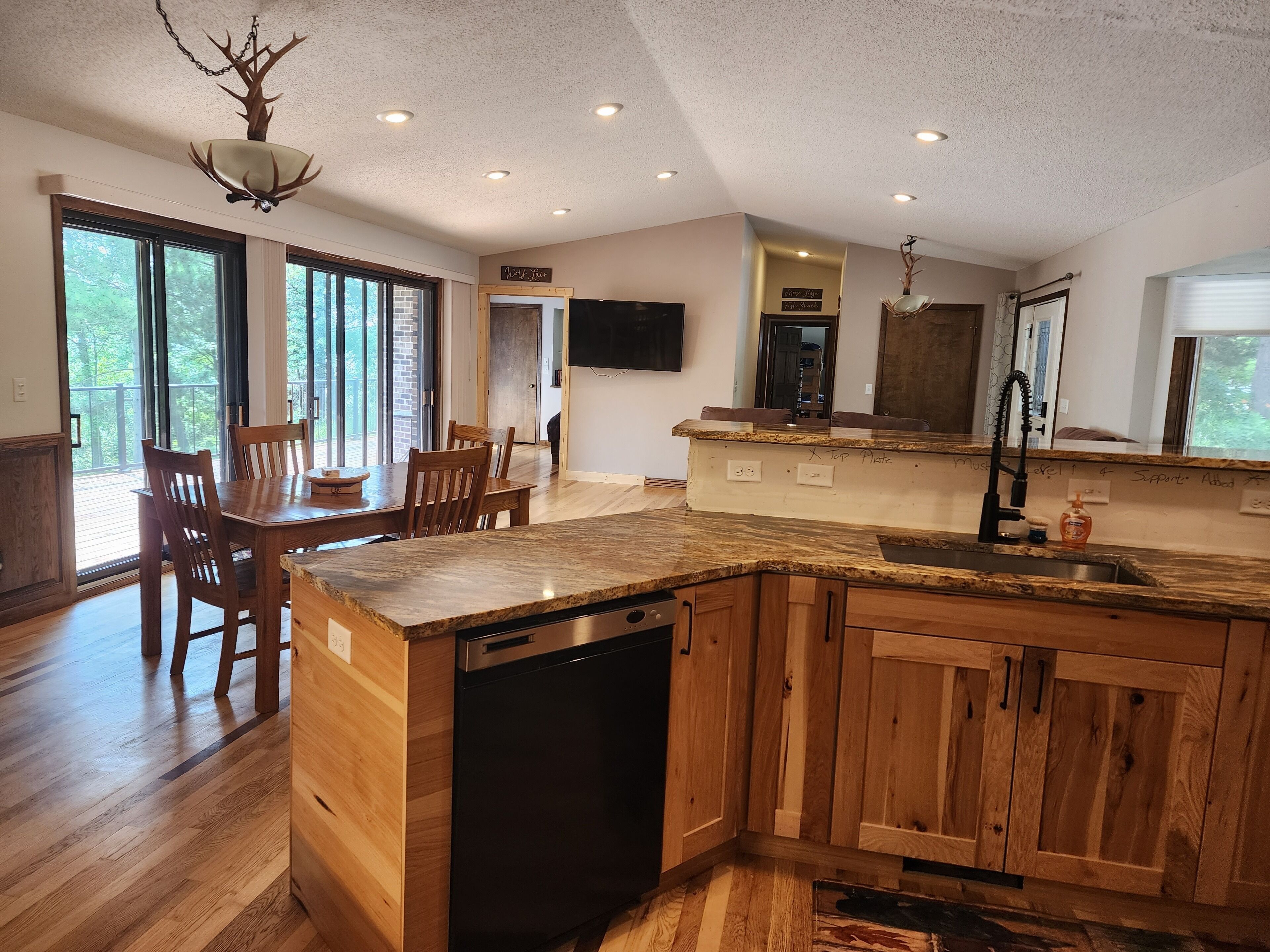 Beautiful And Private Lake Home On Birch Lake