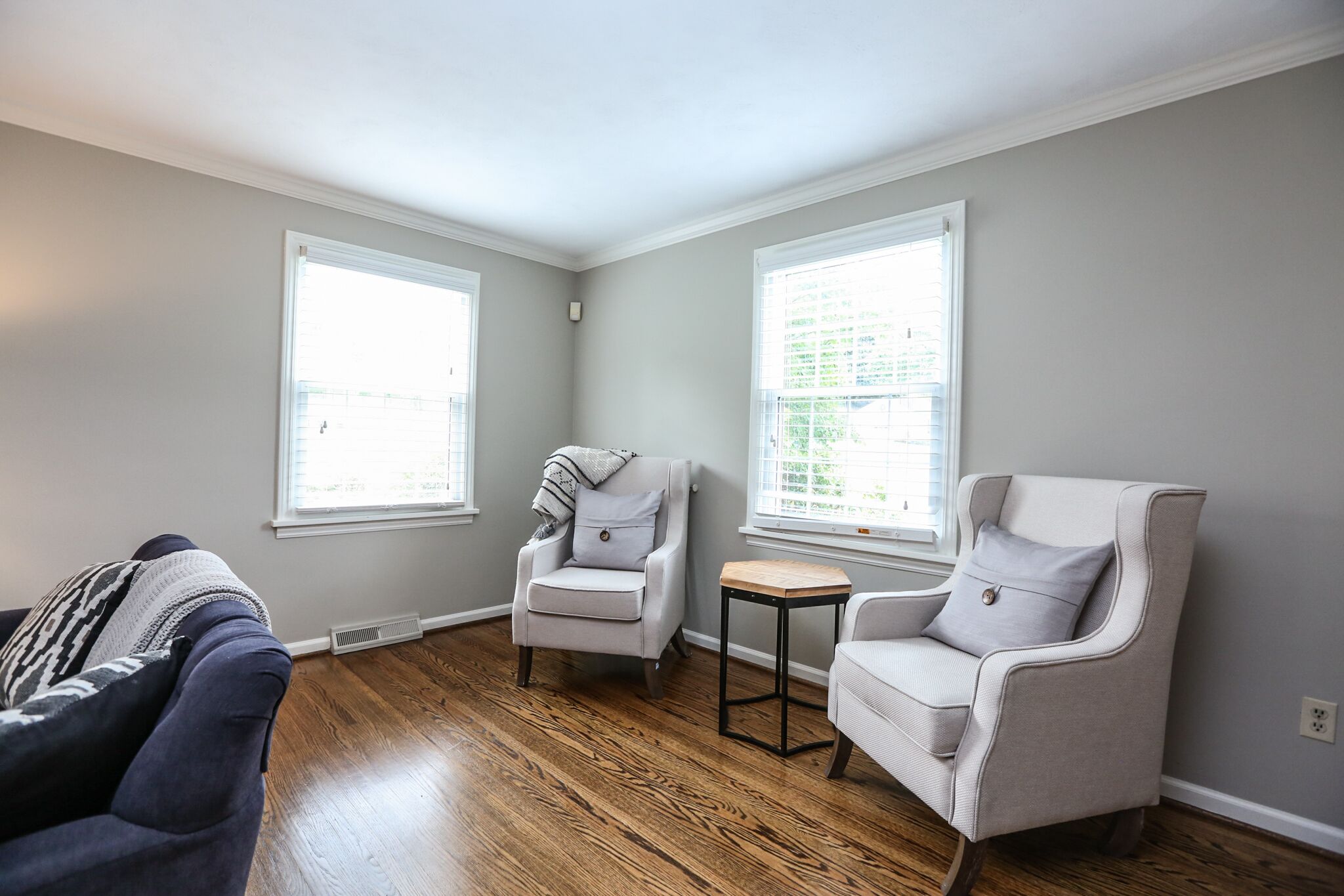 Pittsford Village Home. Walk to Everything Restaurants, Shops, Canal Trail, YMCA