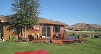 Yellowstone/Dubois Private Cabin on the Wind River
