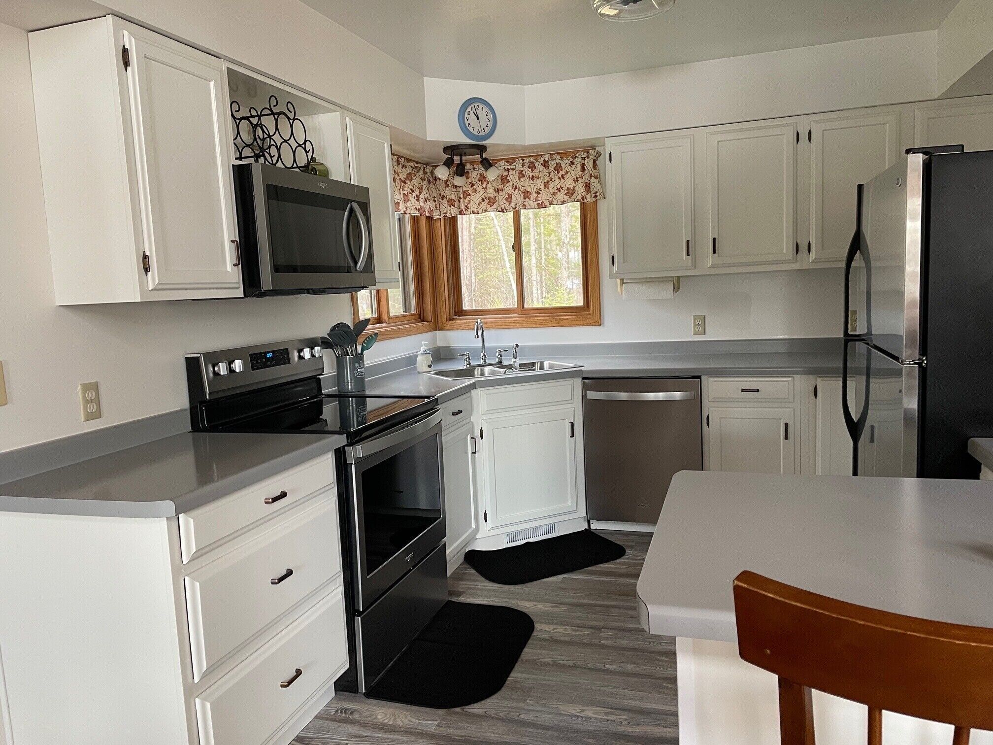 Private Lake House with 2200 feet of Frontage on 70 acres