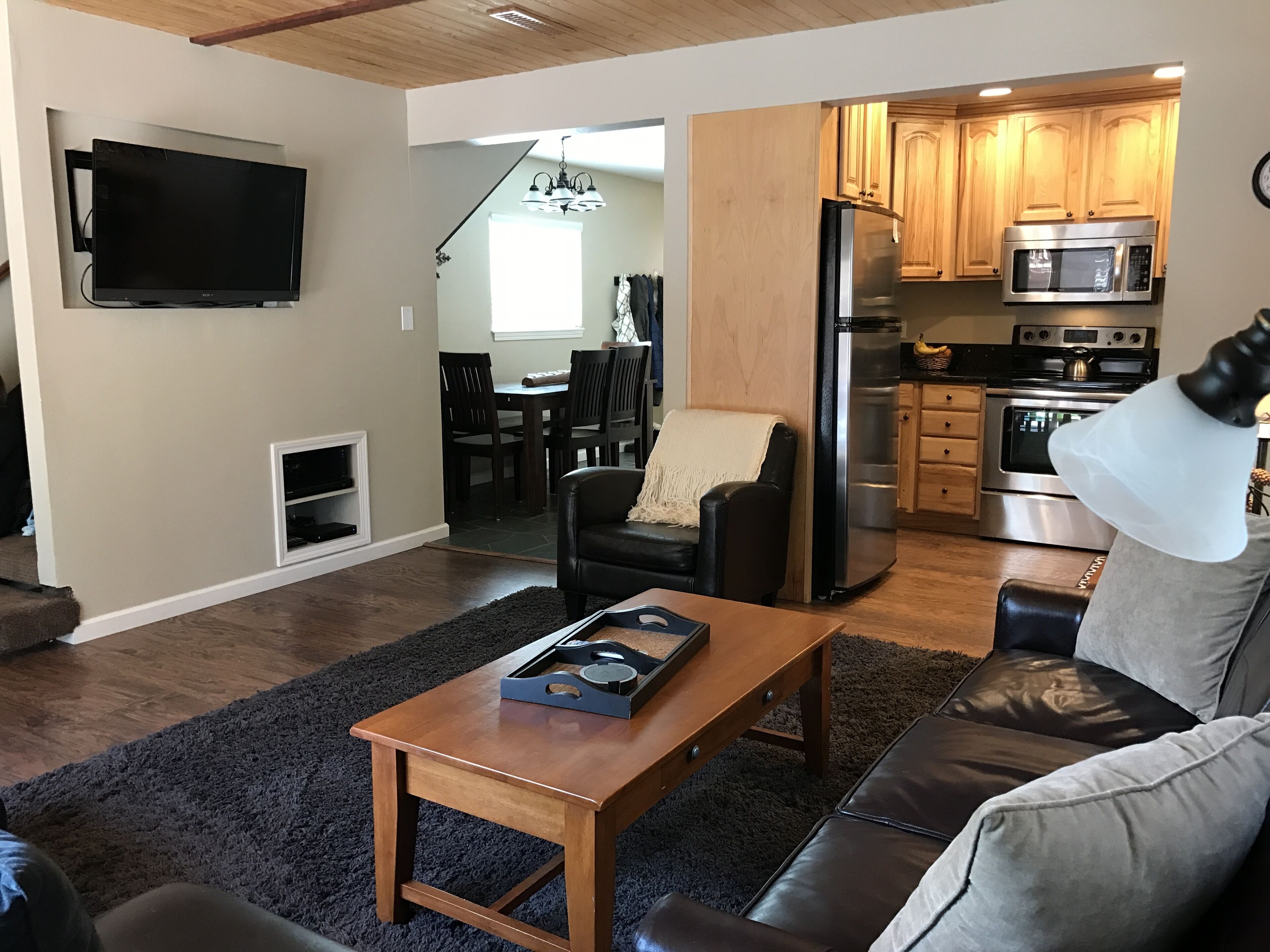 Beautiful Level Entry 3 Bedroom, 2 Bath Tahoe Cabin