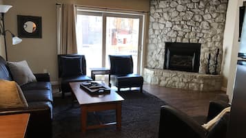 Smart TV, fireplace, DVD player