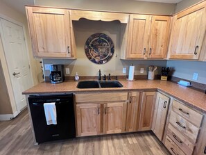 Fridge, microwave, oven, stovetop - Lake Powell, Vermillion Cliffs & Golf Course VIEWS - Oh My!! (Page)