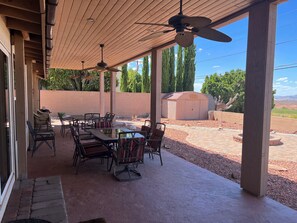 Outdoor dining - Lake Powell, Vermillion Cliffs & Golf Course VIEWS - Oh My!! (Page)