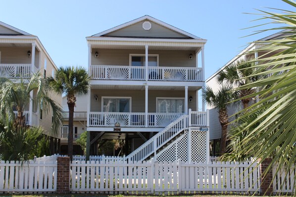 Exterior - 'BEACH BALL',Ocean Blvd,Great Location, Near Pier,Restaurants,See Reviews (Surfside Beach)