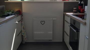 Apartment, 1 Schlafzimmer | Eigene Küche | Großer Kühlschrank, Ofen, Herdplatte, Geschirrspüler