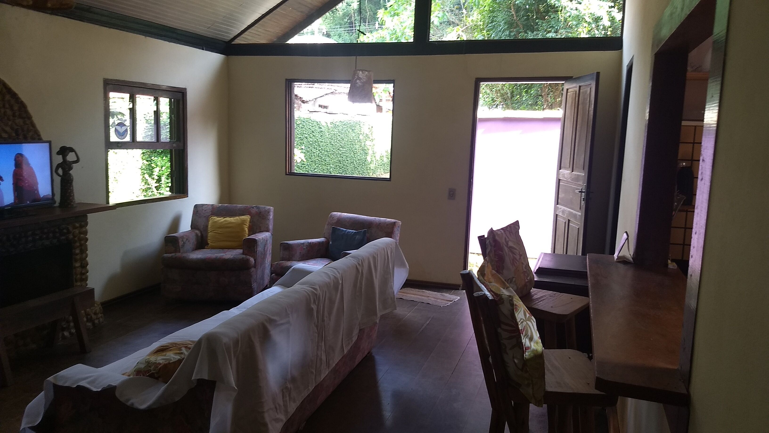 House Main Street 3q Centro Maringá RJ, Visconde de Mauá, on the bank of the Black River