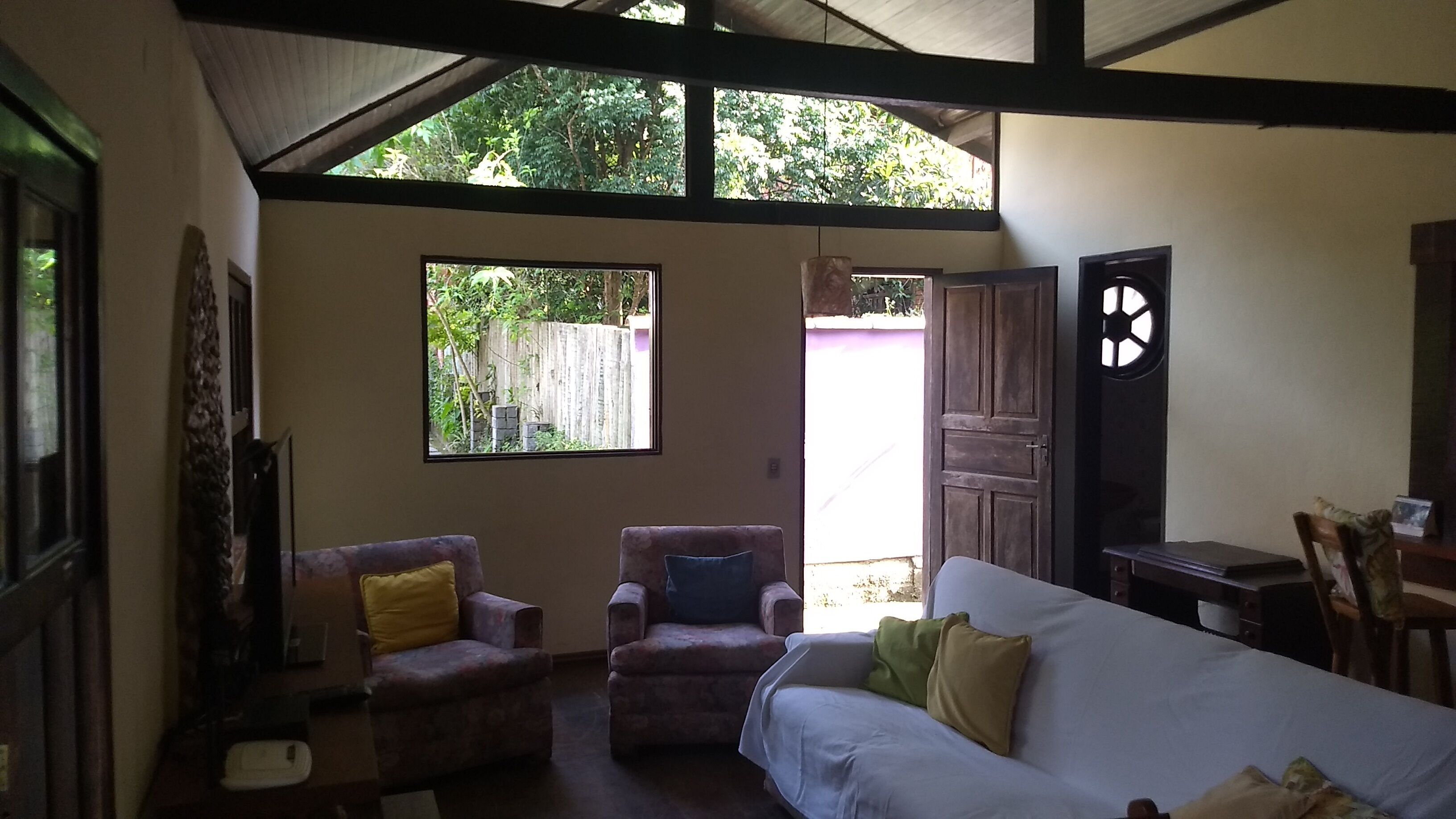 House Main Street 3q Centro Maringá RJ, Visconde de Mauá, on the bank of the Black River