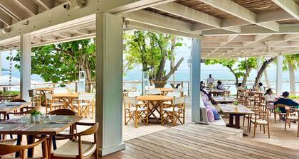 EXTRAVAGANT GOLF FRONT MANSION PROCHE DE L'OCEAN AVEC CUISINE, BUTLER, MAIDS, GOLF CARTS