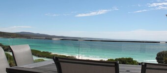 LUXURY BEACH HOUSE BINALONG at BAY OF FIRES 
