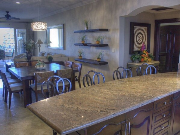 Condo, varias camas (Villa La Estancia 2503) | Servicio a la habitación