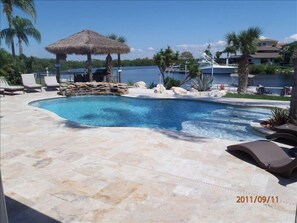 A heated pool - Gorgeous 3 bed 3 bath home (New Port Richey)