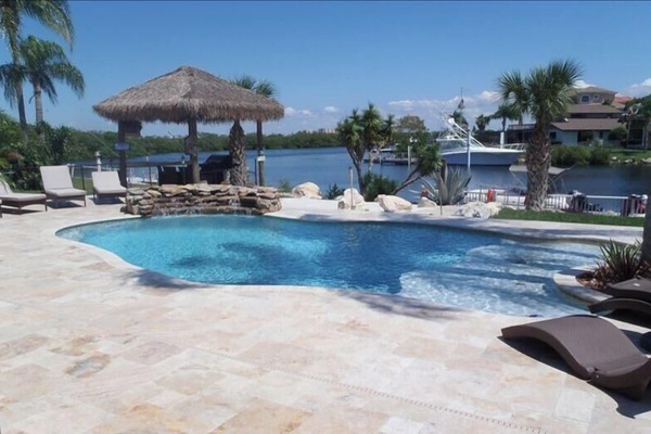 Pool/Lanai