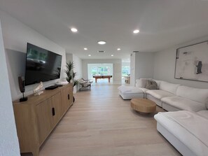 Flat-screen TV, DVD player, stereo