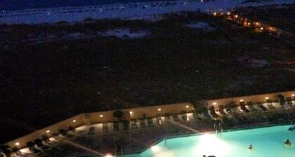 4th Floor, Great view of beach and pool!!! 10% wkly discount