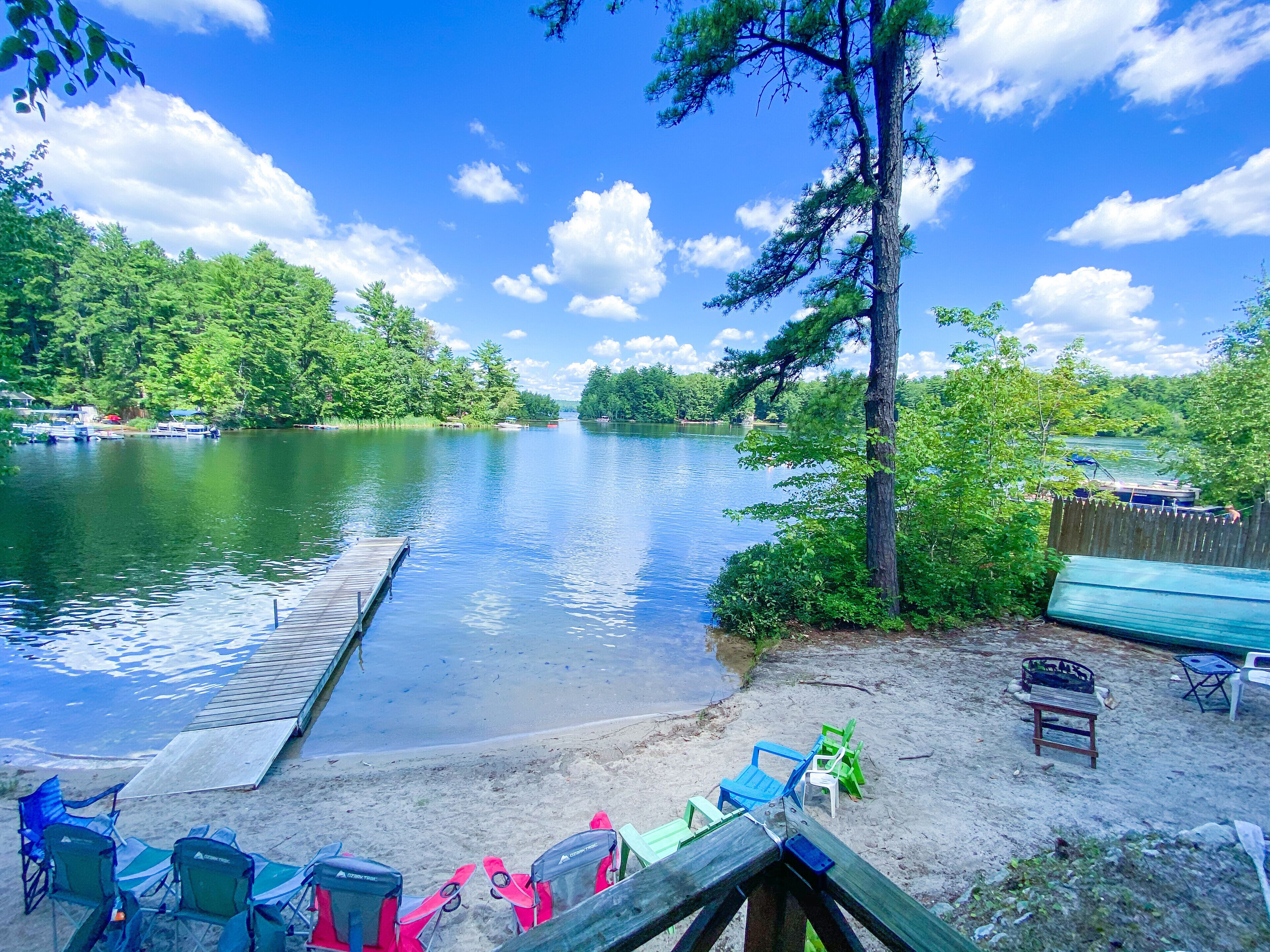 Lake Front Cottage with Private Sandy Beach & Beautiful Sunsets