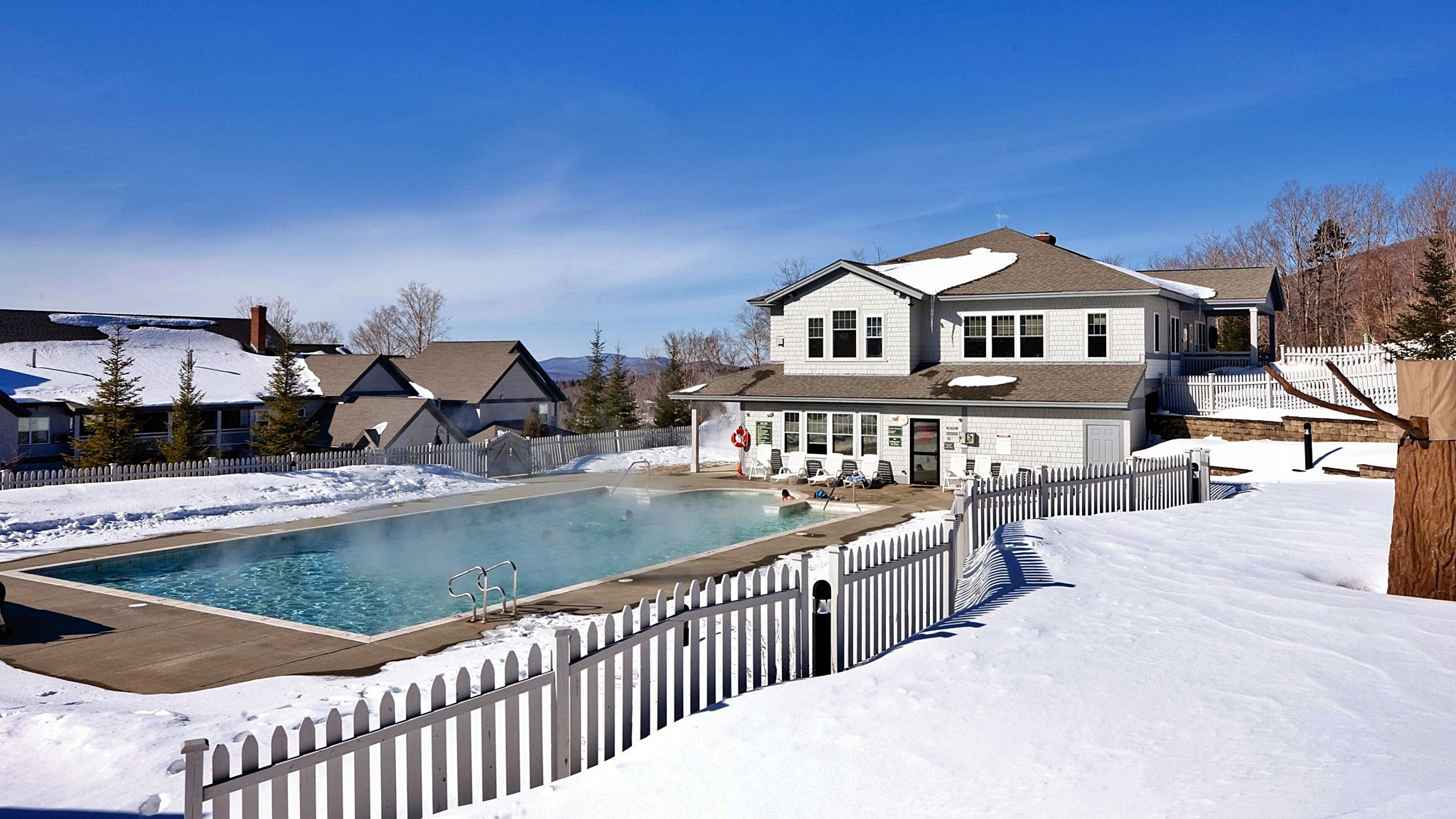 Comfy 2BR Condo near Skiing and Hiking Trails