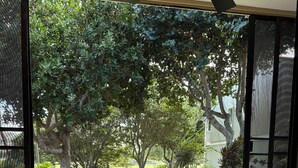 Dining - Newly Renovated Turtle Bay Condo! Enjoy All The North Shore Has To Offer! (Kahuku)