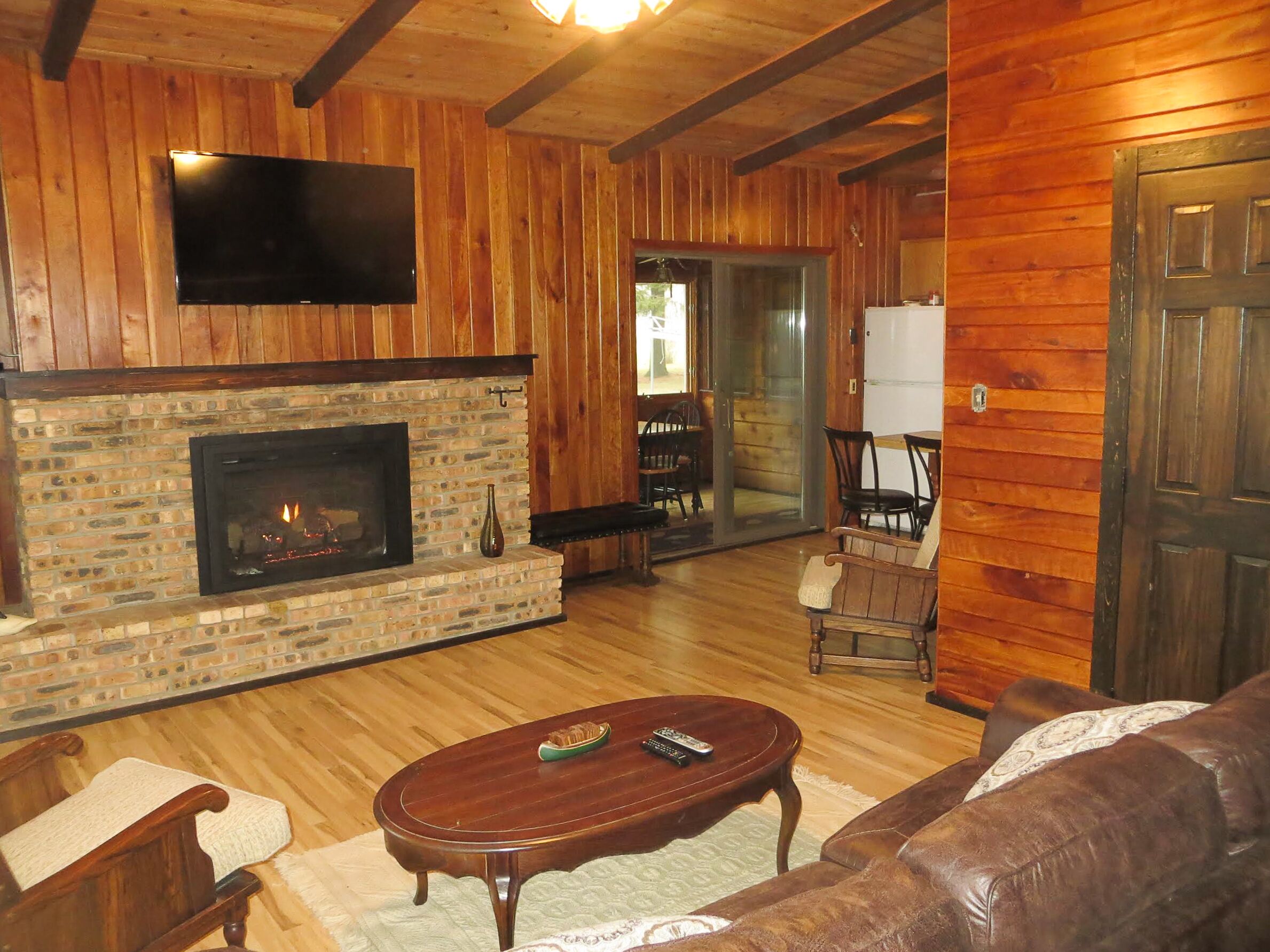 Family-friendly resort on the Mississippi River—Private Dock/ Public Boat Launch