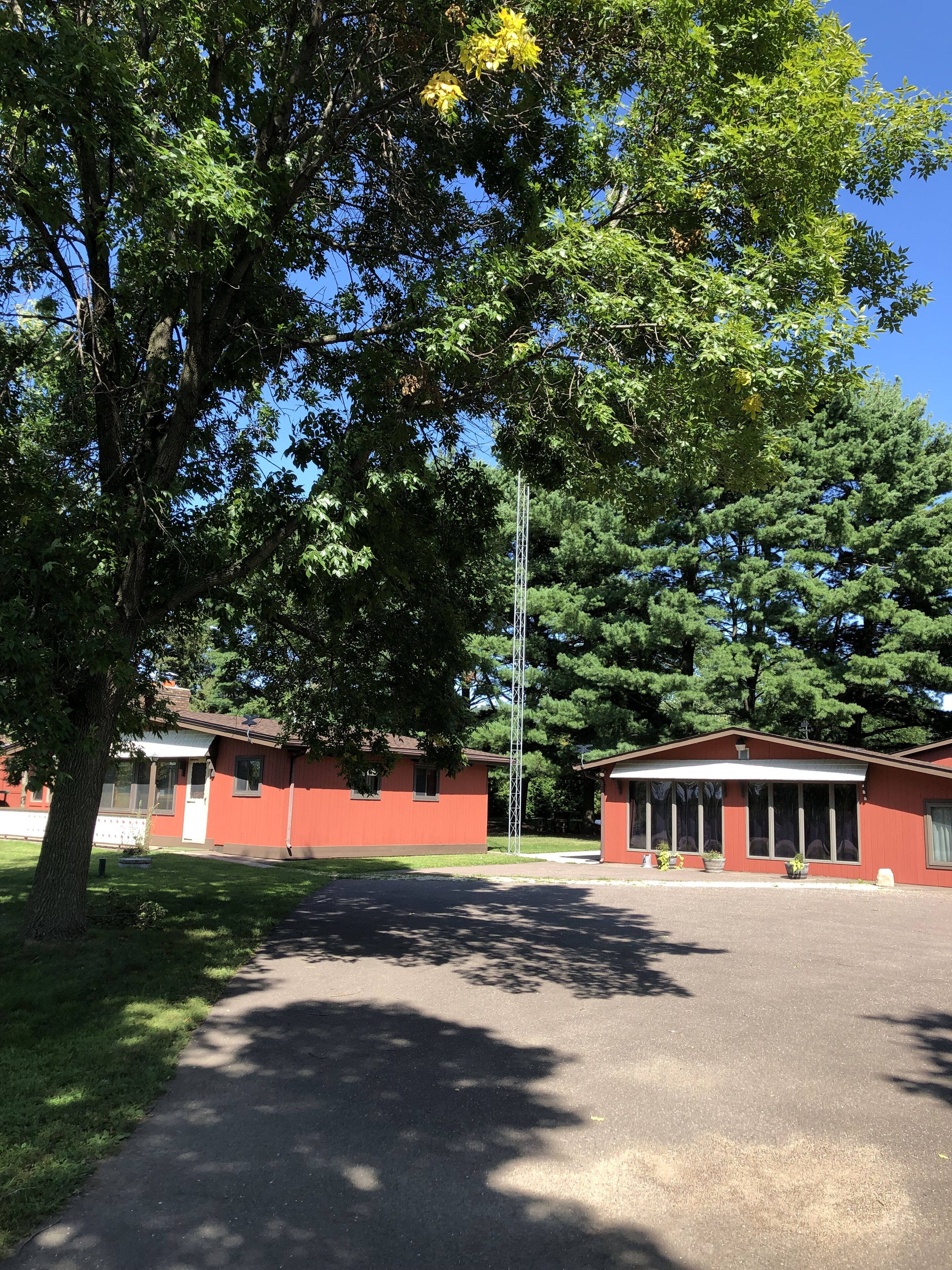 Family-friendly resort on the Mississippi River—Private Dock/ Public Boat Launch