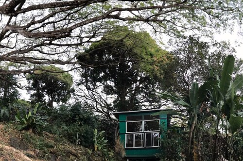 SWEET SPOT STAY-ENCHANTING GROTTO--Walk to the Beach and Warm Ponds Nearby