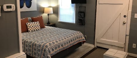 1 غرفة نوم ومكواة/لوح كي وواي فاي وملاءات أسرّة