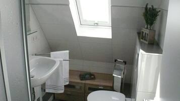 Apartment, 1 Bedroom | Bathroom | Shower