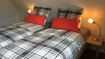 Apartment, 1 Bedroom | 1 bedroom, cribs/infant beds, free WiFi