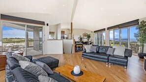 Smart TV - Port Fairy Beach House (Port Fairy)