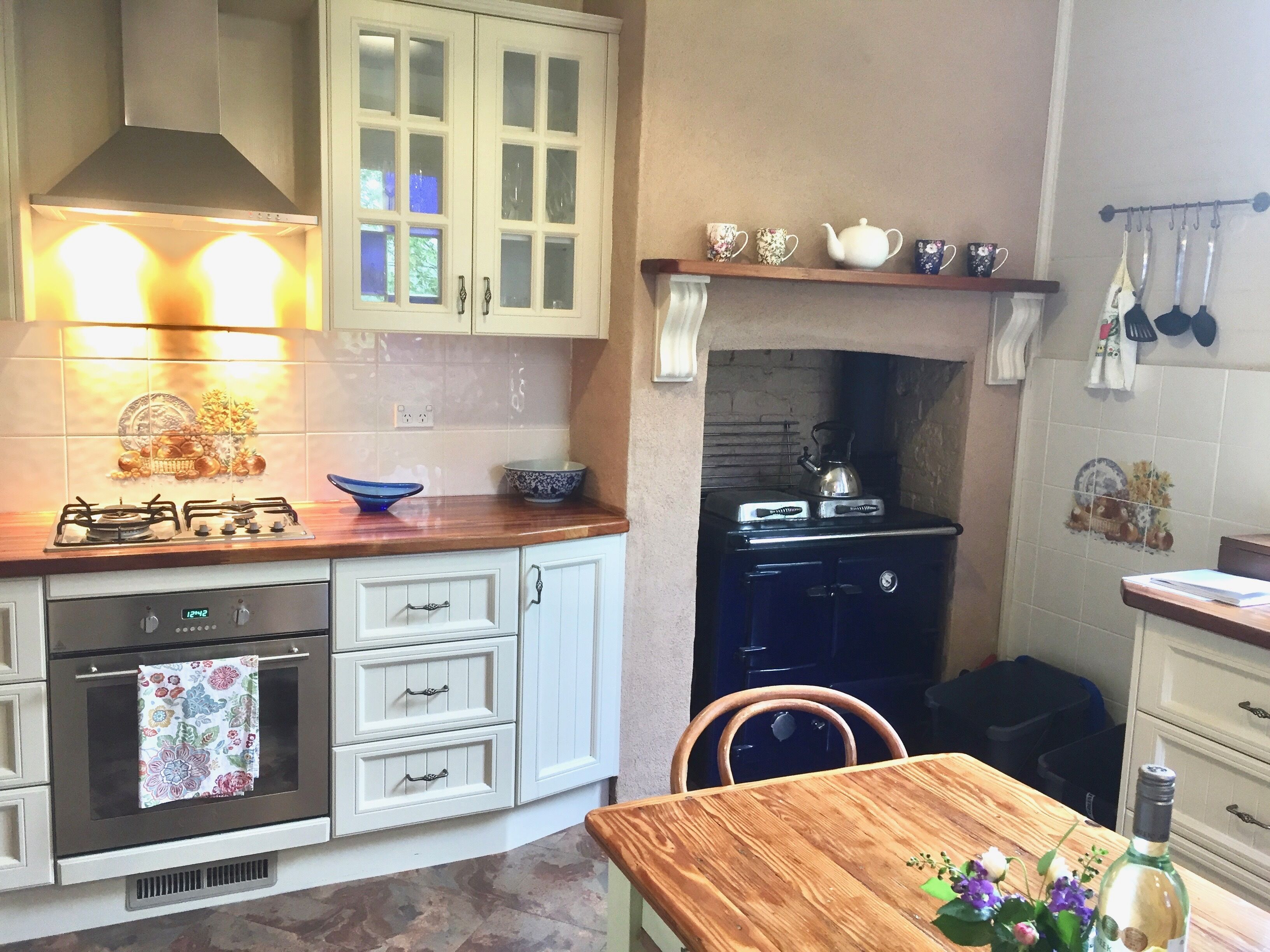 Holmcroft Character Short Walk Leura/Rail/Quiet St/Large Living/2 Bathrooms