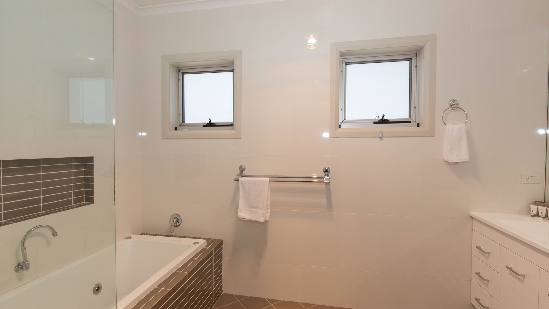 Opus - 1/10 Poly Cow Lane — image 11