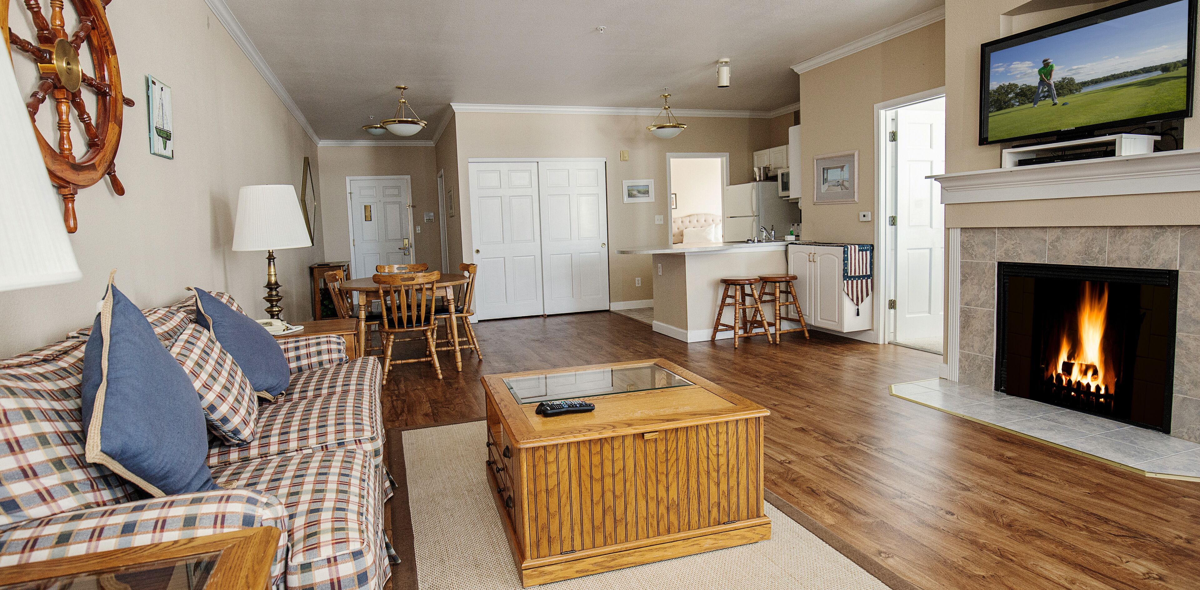 209 - Premium Lakefront Condo