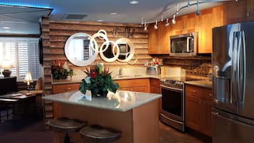 雪櫃、微波爐、焗爐、爐具