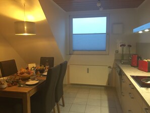 Apartment, 3 Bedrooms, Balcony | Private kitchen