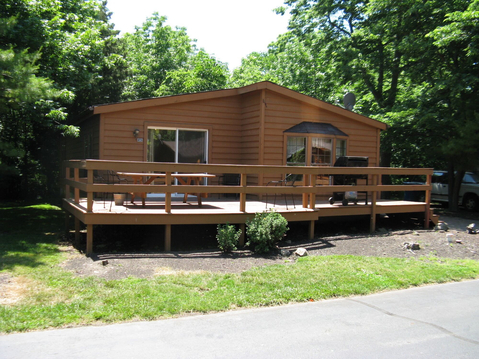 Put-in-Bay Location for Small Groups up to 8 - 3 BR, 2 BA. Nearby Pool - IC54