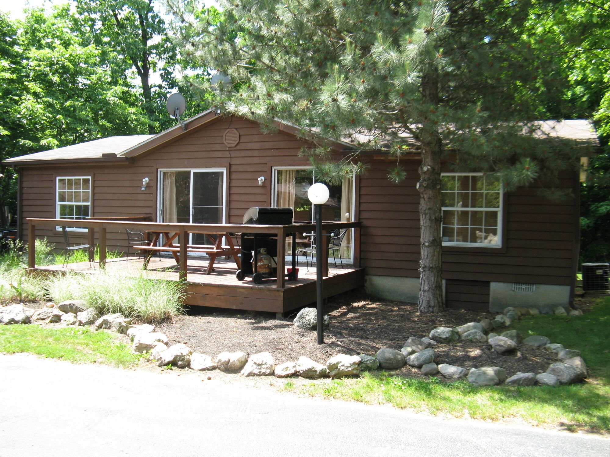 Great Family Vacation Spot! Quiet-Comfortable-Spacious 3 BR for up to 8- IC96