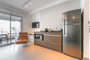 Deluxe Studio, 1 Queen Bed, Non Smoking, City View | 1 bedroom, iron/ironing board, free WiFi, bed sheets