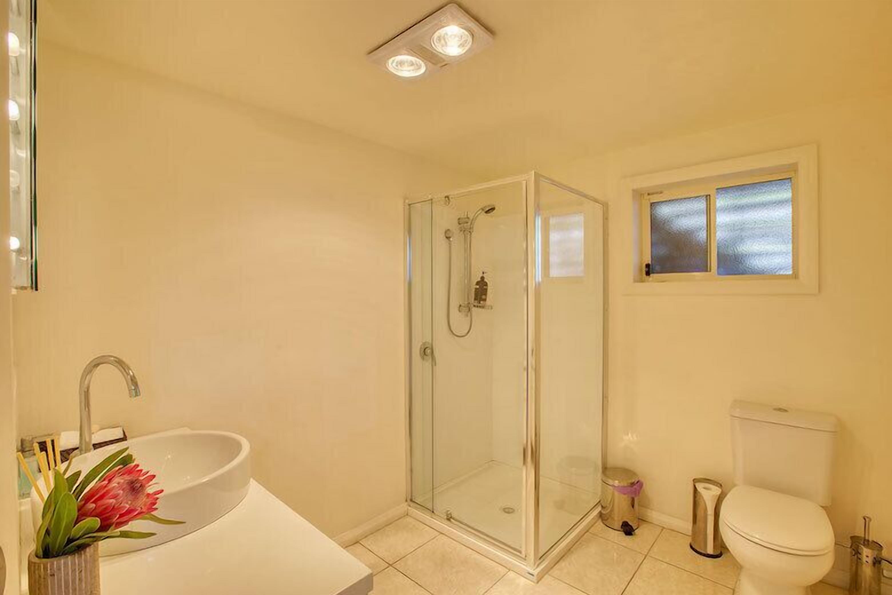 Quarterdeck Apartment — image 10