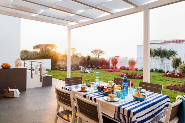 Villa, 3 Bedrooms | Terrace/patio