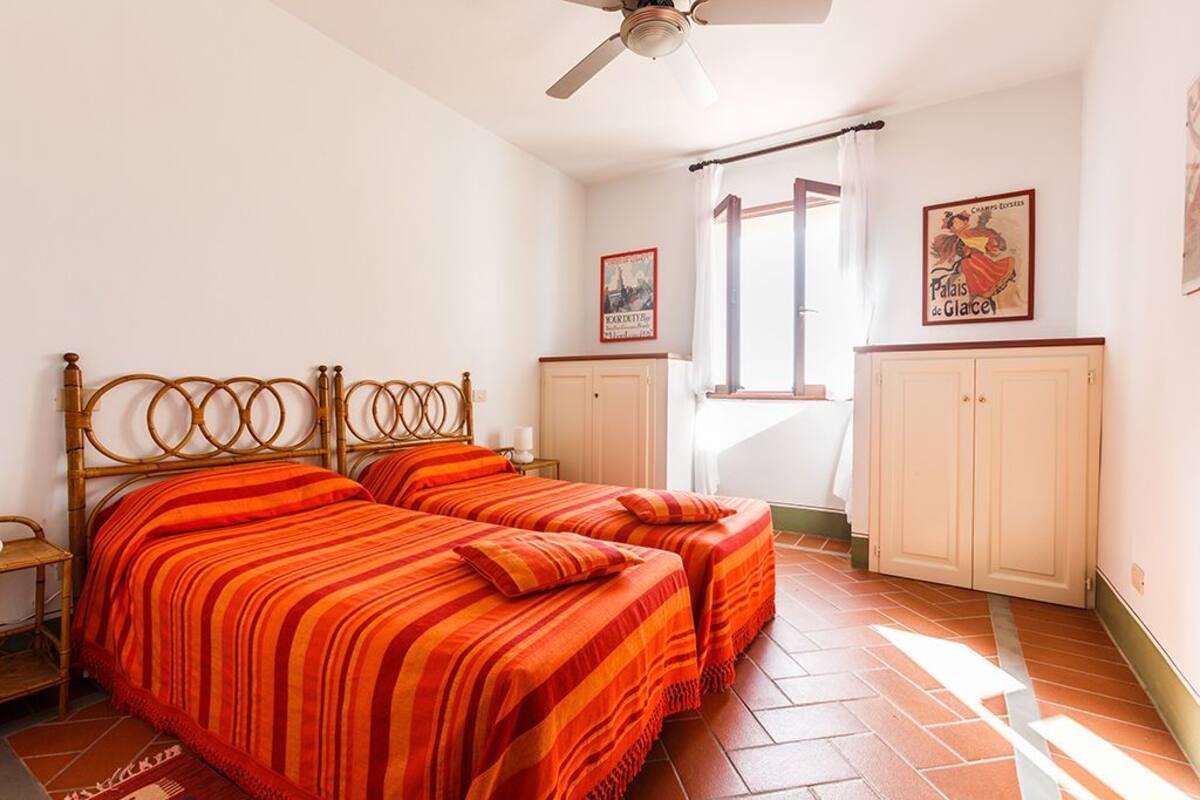 Cots/infant beds, free WiFi, bed sheets