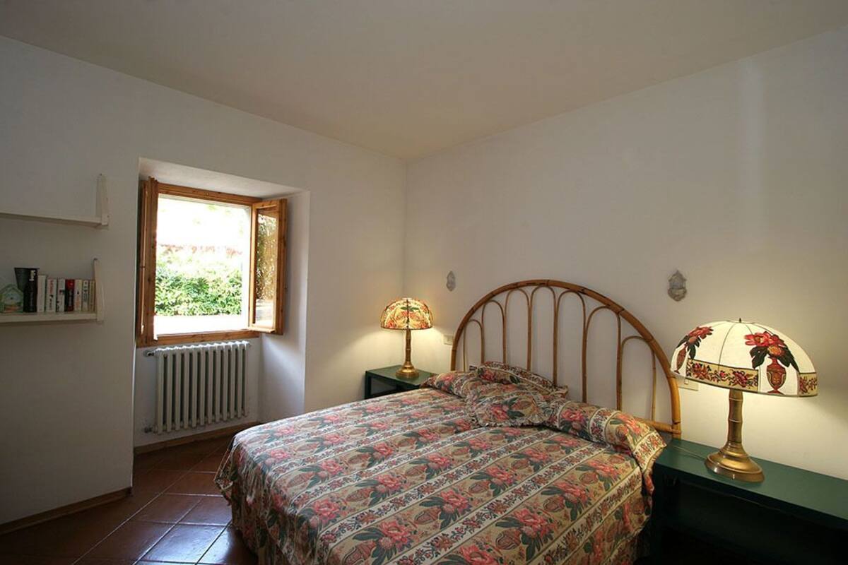 Cots/infant beds, free WiFi, bed sheets