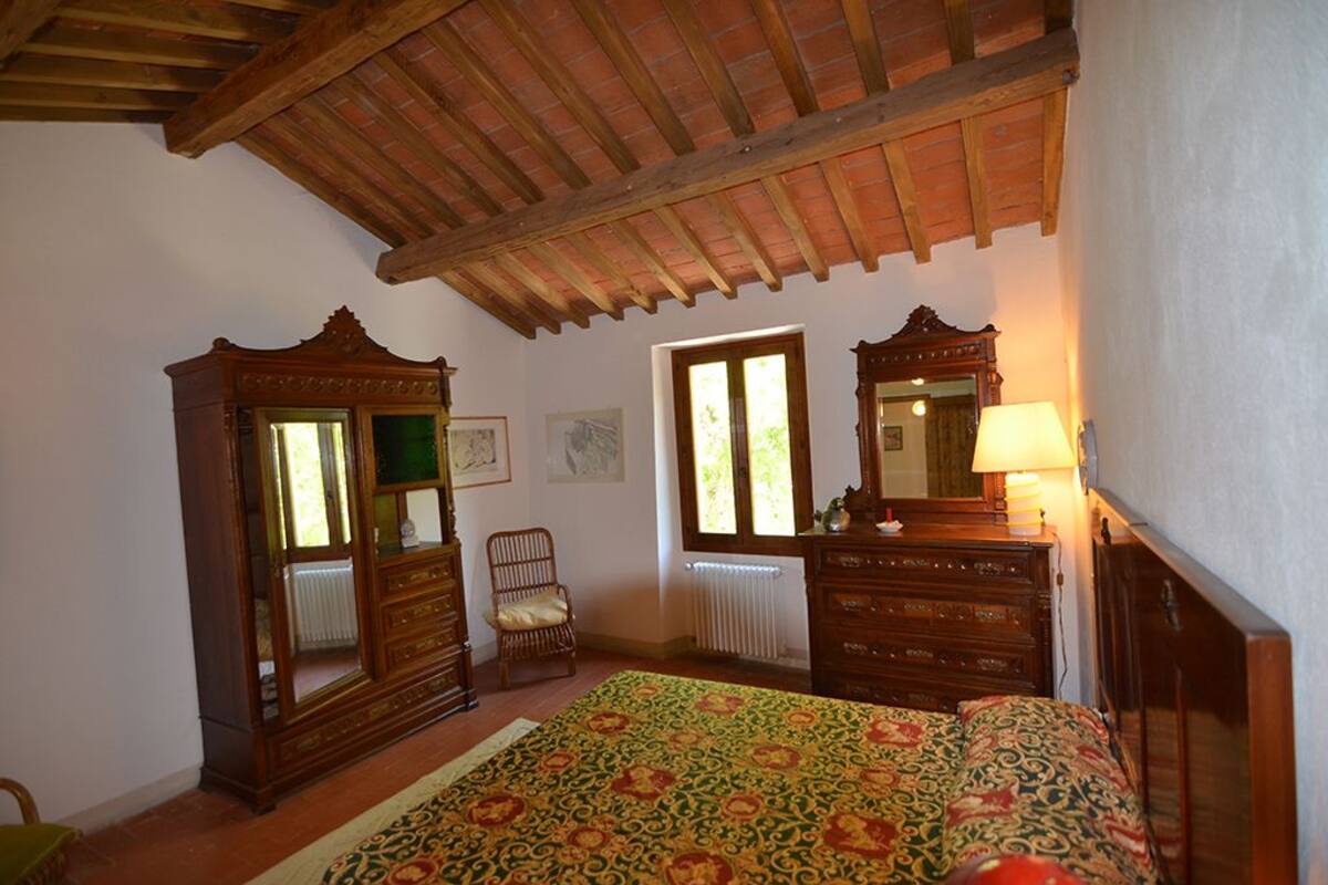 Cots/infant beds, free WiFi, bed sheets