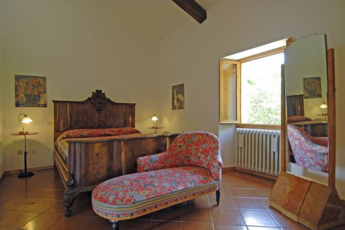 Cots/infant beds, free WiFi, bed sheets