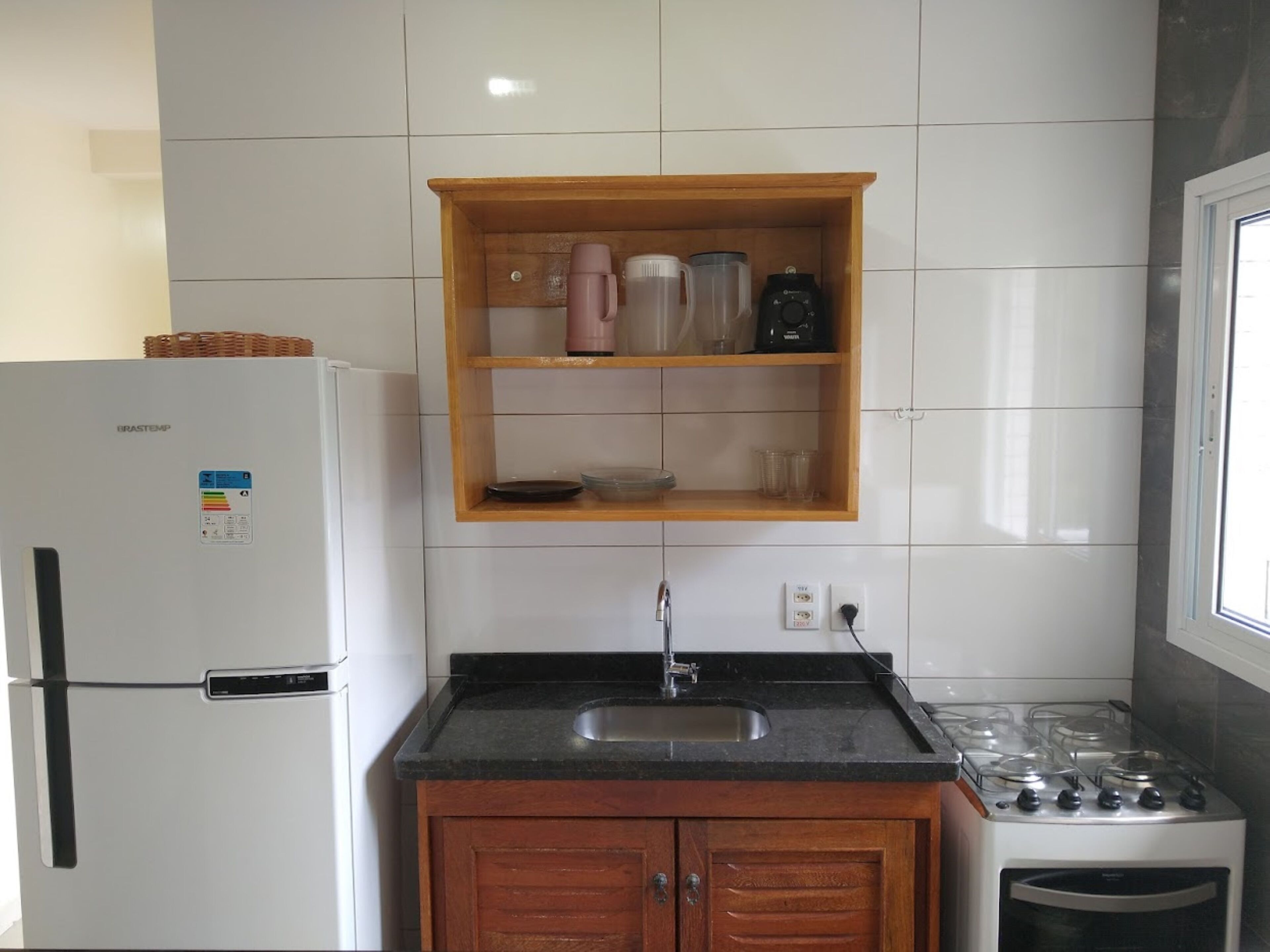 2 bedroom apartment, furnished with pool, near Martim de Sá.