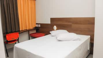 Apartamento standard, 1 cama Queen, para não fumantes | Individualmente mobiliados, escrivaninha, cortinas blackout