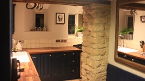 Private kitchen - Stoneleigh Cottage (Chipping Norton)