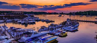 Oppdatert 2 BR Pool View Condo ligger 3 minutter fra Downtown Put-in-Bay Ohio