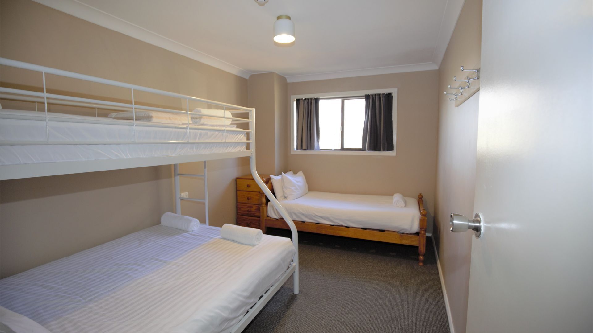 Blizzard Bunny Lodge - 43 Gippsland Street — image 17