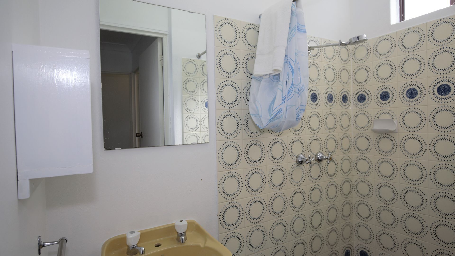 Blizzard Bunny Lodge - 43 Gippsland Street — image 21