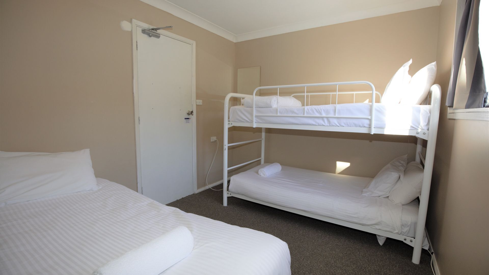 Blizzard Bunny Lodge - 43 Gippsland Street — image 15